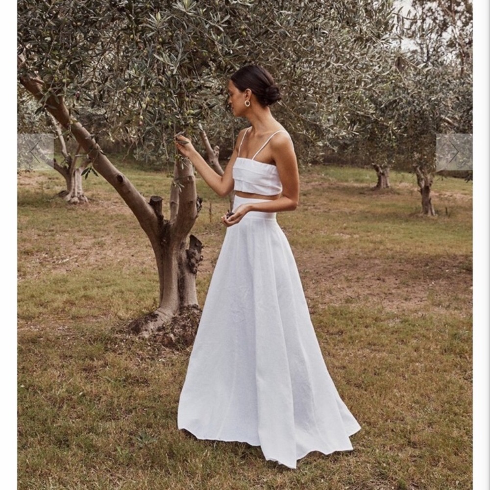 DISSH AISLE WHITE LINEN LONG SKIRT